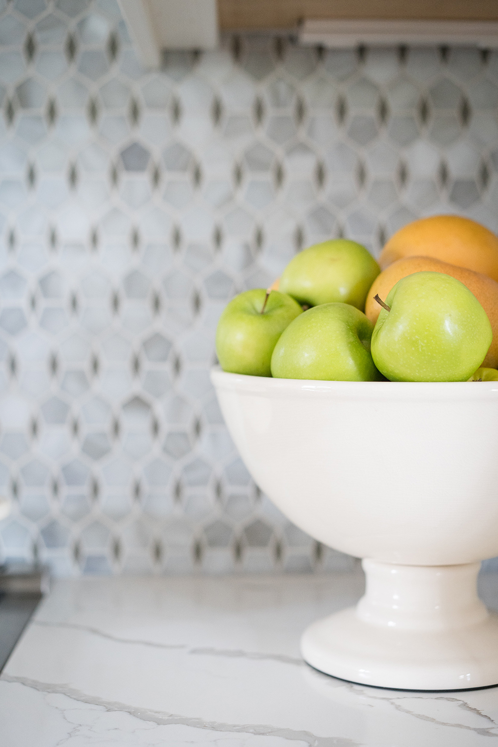 glass tile, ann sacks glass tile, white quartz countertop, white marble countertop, interior designer seattle