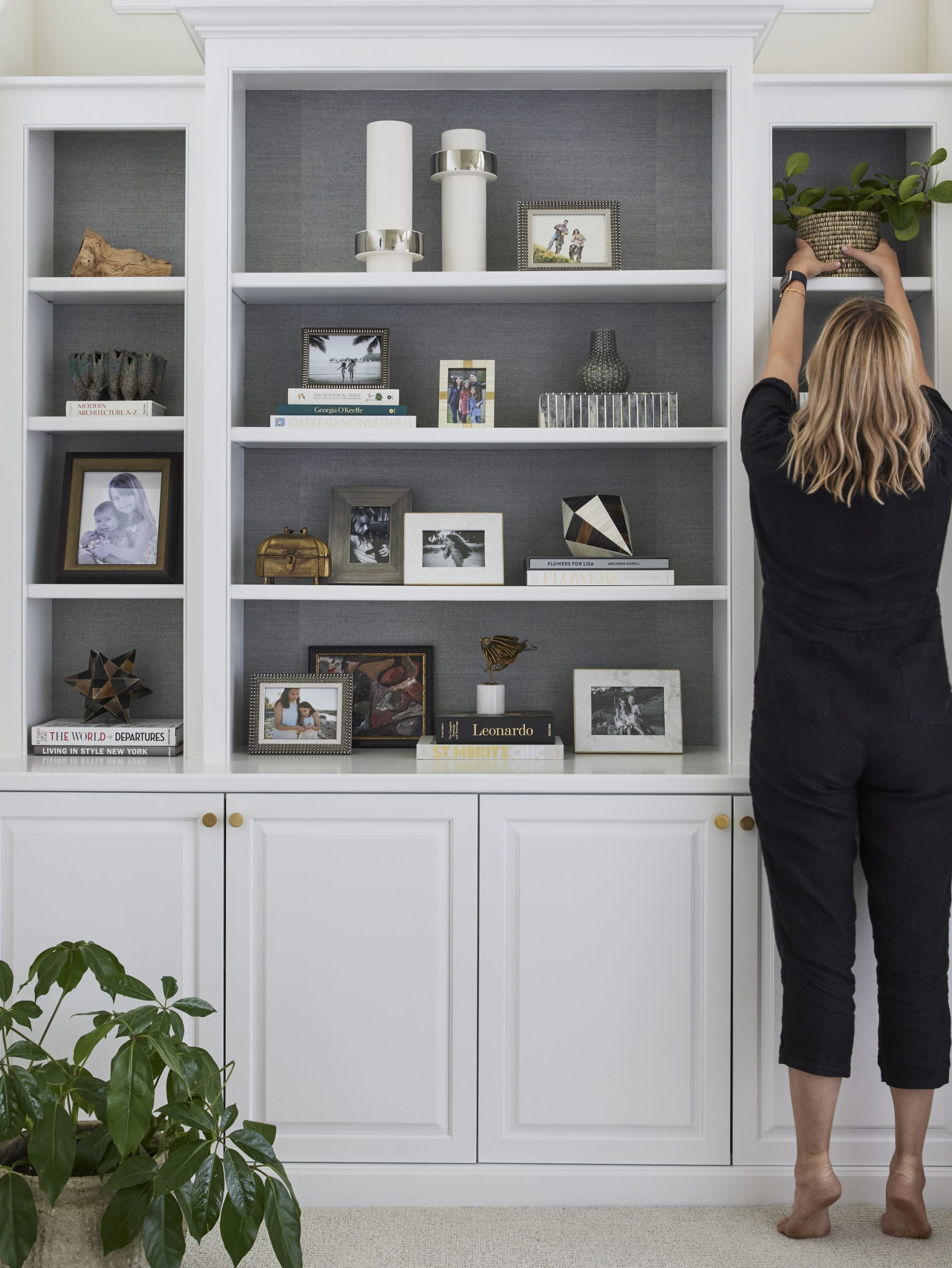 5 Pro Tips for Styling Your Bookshelves