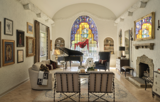 Historic Architecture Meets Rock-and-Roll in This Lakewood Home